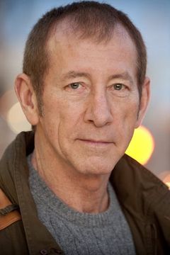 Bill Thorpe interpreta Watch Sergeant