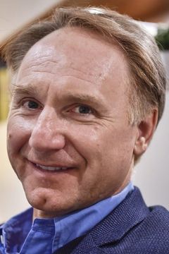 Dan Brown interpreta Vernon Sando