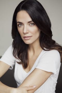 Michelle Morgan interpreta Mech Suit (voice)