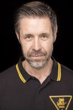 Paddy Considine interpreta Mike Wilson