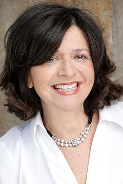 Lenora May interpreta Suze's Mom