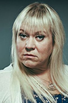 Tina Malone interpreta Mimi Maguire
