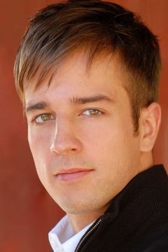 Curtis Holbrook interpreta Dorm Buddy