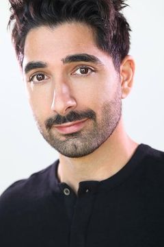 Tarik Batal interpreta Arab Page