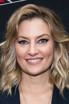Mädchen Amick interpreta Alice Cooper