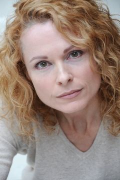 Barbara Drennan interpreta Mrs Anderson