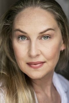 Tracy Lee Gray interpreta Trudy Neilson