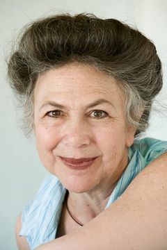 Rhoda Pell interpreta Old Man's Dead Wife (uncredited)