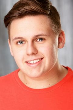 Jackson Brundage interpreta Jamie Scott