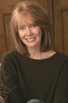 Barbara Petricini-Buxton interpreta Female News Anchor