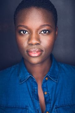 Shaunette Renée Wilson interpreta Mina Okafor