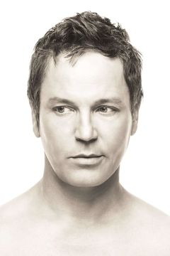 Stephan Jenkins interpreta Bradley