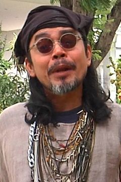 Supachai Girdsuwan interpreta Arun