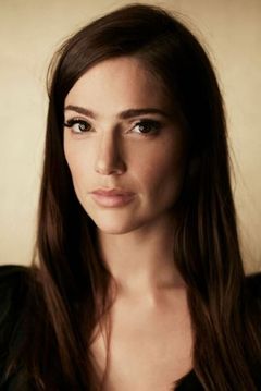 Janet Montgomery interpreta Dr. Lauren Bloom