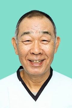 Denden interpreta Hiroshi
