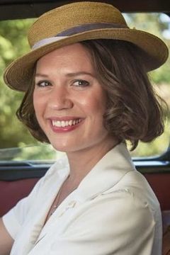 Amalie Dollerup interpreta Amanda Madsen