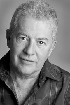 Claude Laroche interpreta Avocat de Bill
