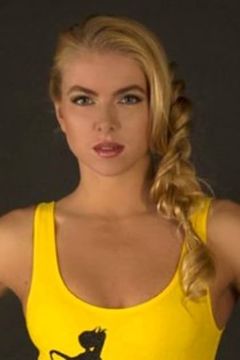 Olga Koda interpreta Pole Dancer