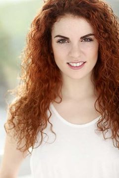 Hannah Henney interpreta Woman