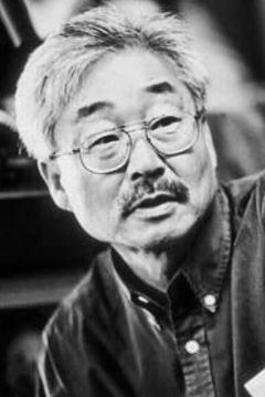 Tak Fujimoto interpreta Doctor (uncredited)