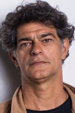 Eduardo Moscovis interpreta Sandro Correa