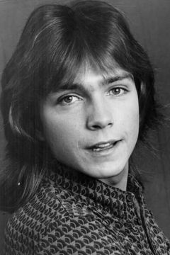 David Cassidy interpreta Self (archive footage) (uncredited)