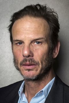 Peter Berg interpreta FBI Agent
