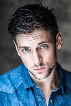 Lincoln Younes interpreta Danny
