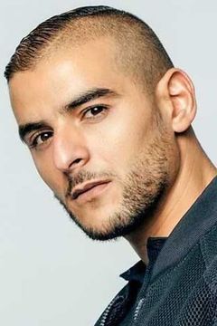 Sofiane Felouki interpreta Vigile grand magasin