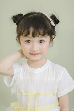 Chen Yuxi interpreta Sanitation Worker's Daughter