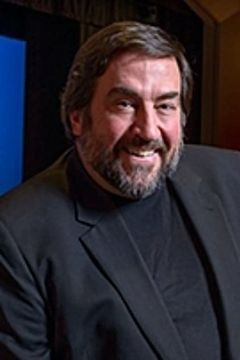 Scott Severance interpreta Artie