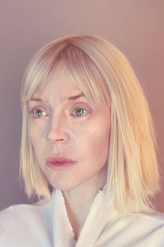 Antonia Campbell-Hughes interpreta Zombie (uncredited)
