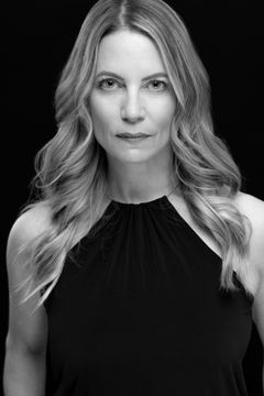 Anne Hawthorne interpreta Olivia