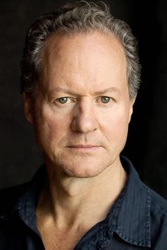 William Hope interpreta Johnathan Tensor