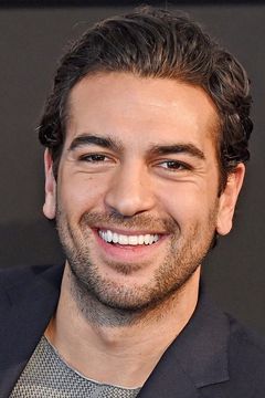 Elyas M'Barek interpreta Cem Öztürk