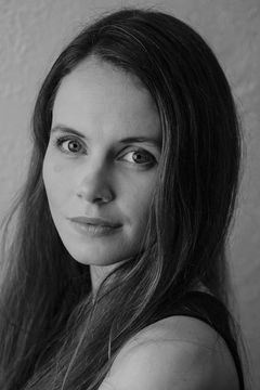 Lára Jóhanna Jónsdóttir interpreta Sif