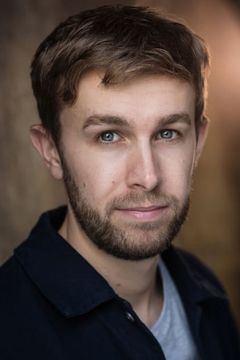 Jim English interpreta Edward Wilde, Watch Thief