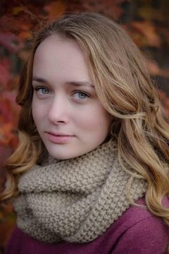 Kiva Mary Golden Carlson interpreta Young Girl (uncredited)
