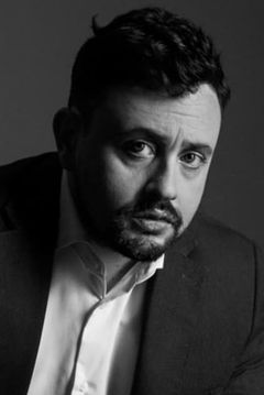 Michele Botrugno interpreta Agente - Medicina Protetta