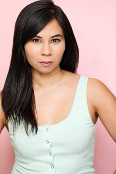 Camille Mana interpreta Nurse Salazar
