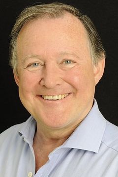 Ray Burnet interpreta Reverend Leonard Patterson