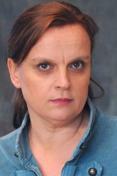 Isabelle Mazin interpreta Grocer