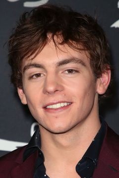 Ross Lynch interpreta Austin Moon