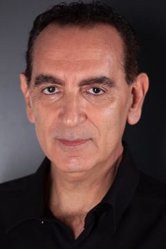 Gennaro Cannavacciuolo interpreta Mago Venanzio