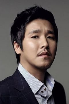 Han Soo-hyun interpreta Sergeant Kim