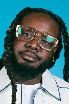 T-Pain interpreta Tom (singing voice) (uncredited)