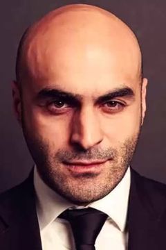 Alper Kul interpreta Eyhab