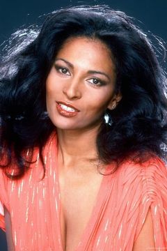 Pam Grier interpreta Athena