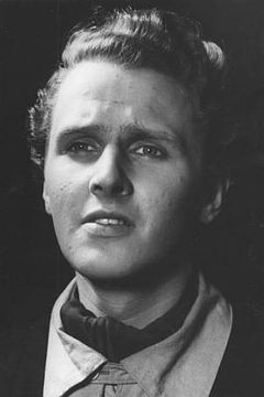 Harry Meyen interpreta Lieutenant von Arnim