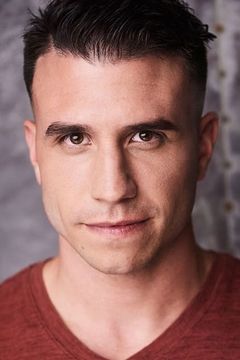 Michael Carollo interpreta Randy